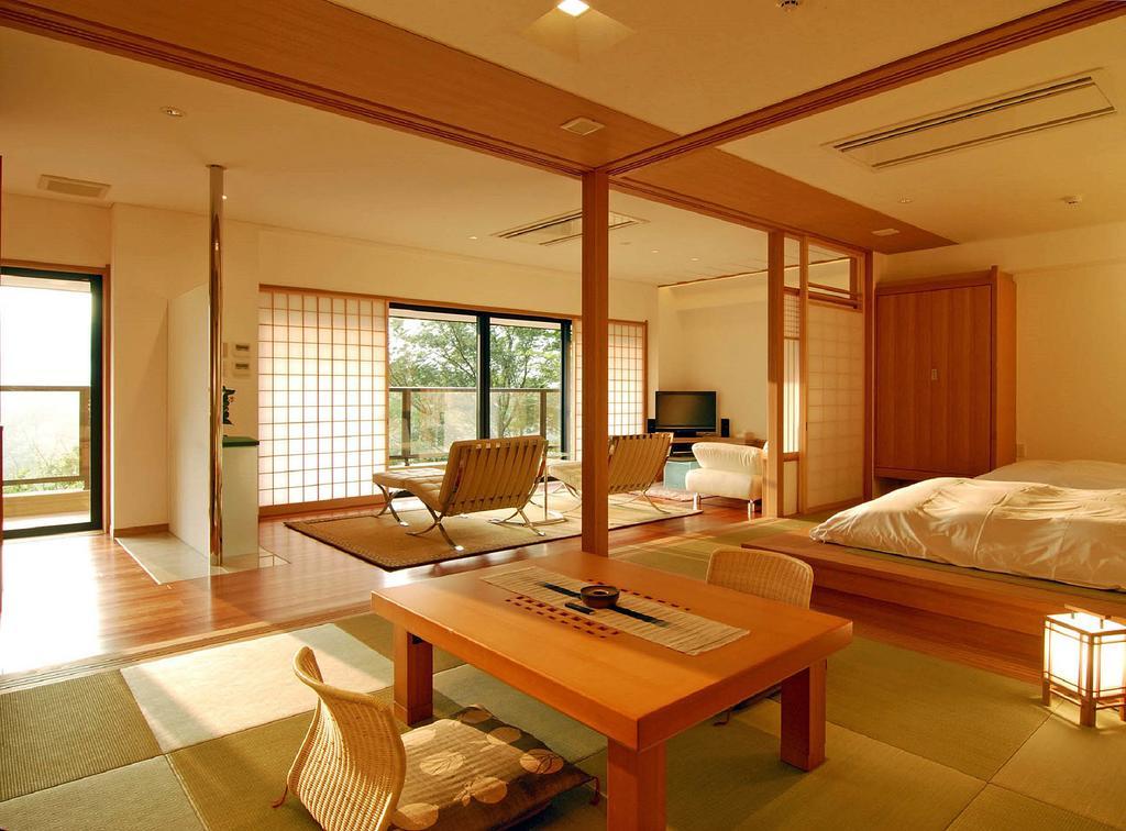 Hotel Hakone Tokinoshizuku Zimmer foto A room at the Hoshinoya Kyoto