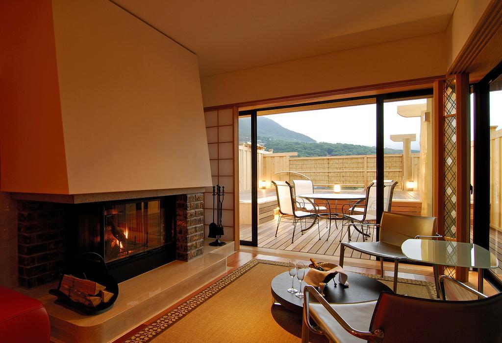 Hotel Hakone Tokinoshizuku Zimmer foto A suite at the Hoshinoya Kyoto